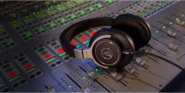 Actual product image Audio-Technica ATH-M70x (ANC, Cable)
