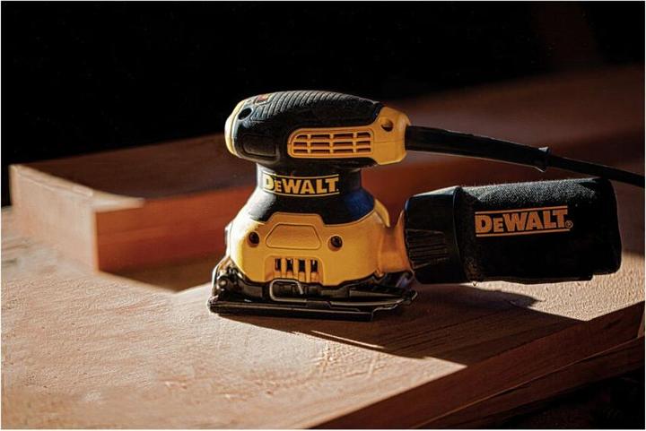 Image du produit DeWalt DWE6411QS (Ponceuse vibrante, 230 W)