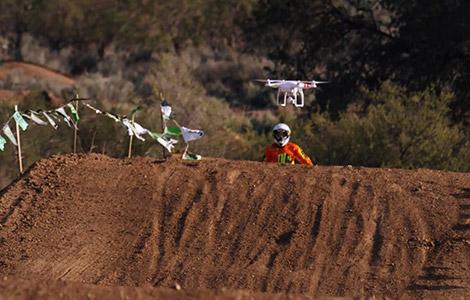 Produktbild DJI Phantom 2 Vision Plus V3 (20 min, 1242 g, 12.40 Mpx)
