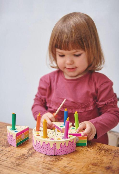 Image du produit Tender Leaf Toys Gâteau d'anniversaire arc-en-ciel