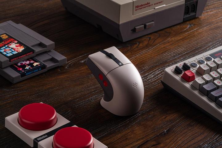 Produktbild 8bitdo Retro R8 Mouse with Charging Dock N version 85CB02 (Kabelgebunden, Kabellos, Docking)