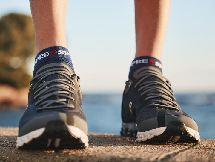Actual product image Compressport Pro Racing Socks v4.0 Run Low (35 - 38)