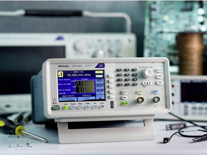 Immagine prodotto Tektronix AFG1062 Generatore di funzioni azionato dalla rete (Contatore di frequenza)