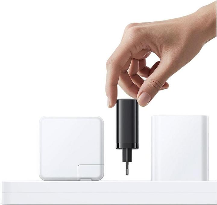 Immagine prodotto Usams CC296 30W Fast Charger With Retractable Type-C Cable (EU) - Xiang Series White (30 W)