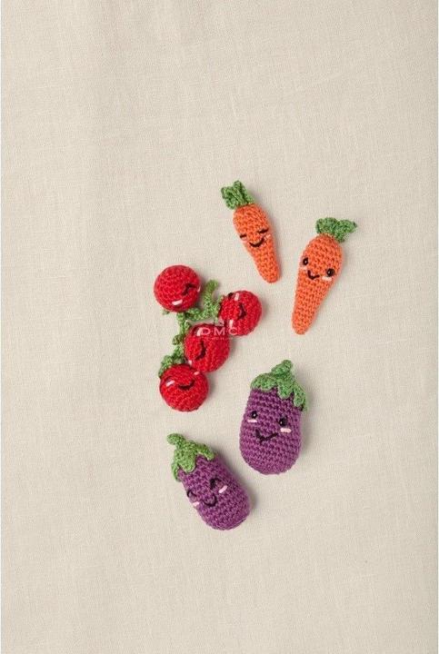Image du produit DMC Cable kit à crocheter Amigurumi Veggie pals, Motif : Smiley, Kit : Oui