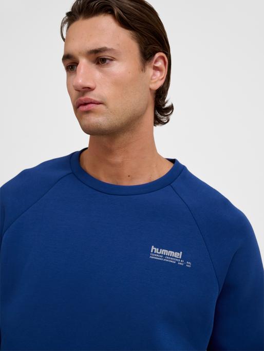 Actual product image hummel Hmltech Fleece Regular Crew (M)