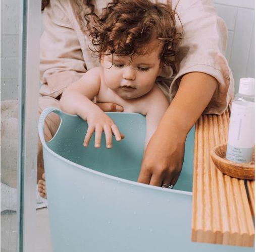Actual product image Naïf Bath Oil