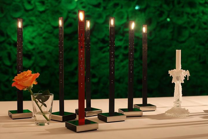 Image du produit Ingo Maurer Lampe de table My New Flame USB (2700 lm)