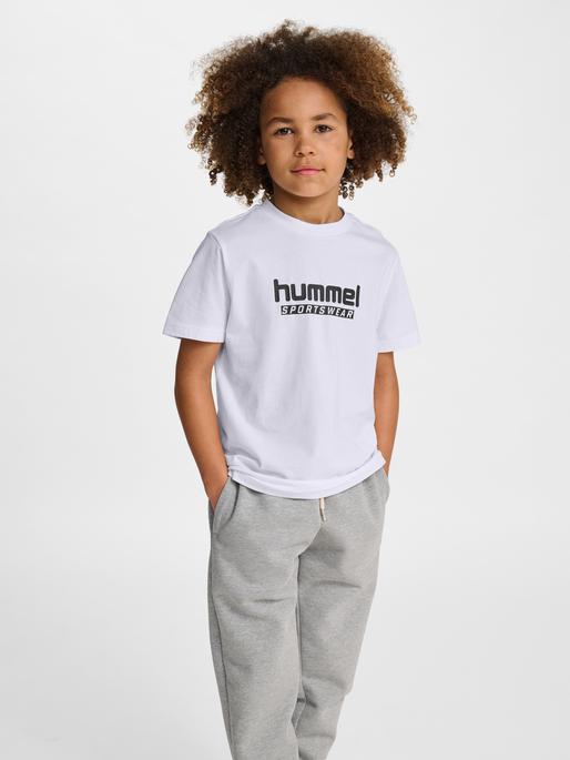 Immagine prodotto hummel hmlJR BASE T-SHIRT S/S (10, 11, 12, 13, 14, 15, 16)
