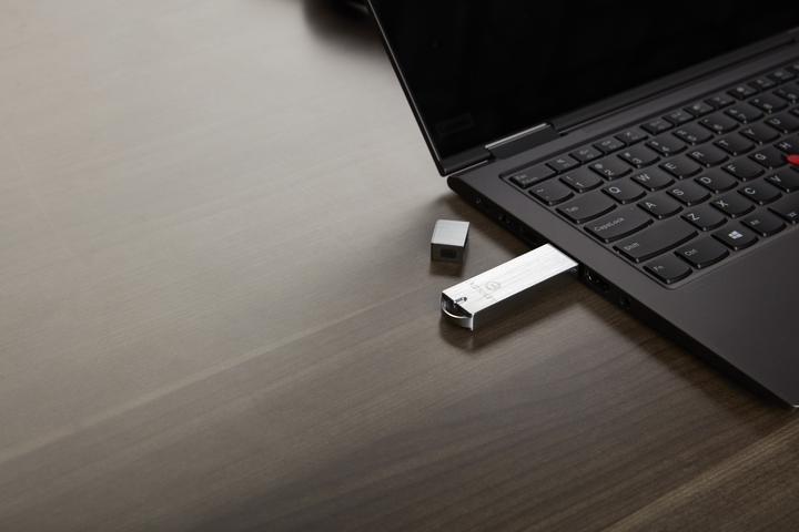 Produktbild Kingston IronKey Basic S1000 Encrypted (16 GB, USB-A)