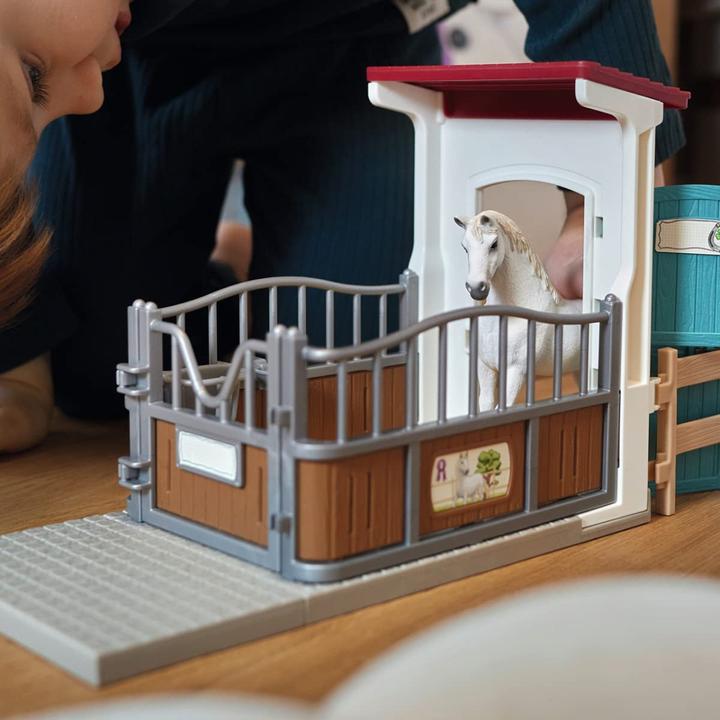 Actual product image Schleich Horse Club horse box