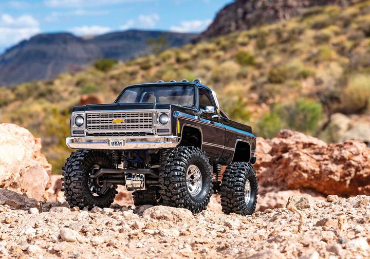 Actual product image Traxxas TRX-4M 79 CHEVY K10 4X4 LIFTED BLACK 1/18 CRAWLER RTR BRUSHED, WITH BATTERY AND USB CHARGER (RTR Ready-to-Run)