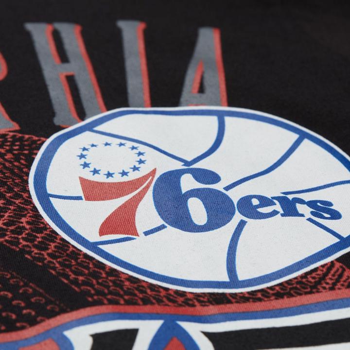 Immagine prodotto Mitchell & Ness Shirt - MAXED OUT Philadelphia 76ers - XL (XL)