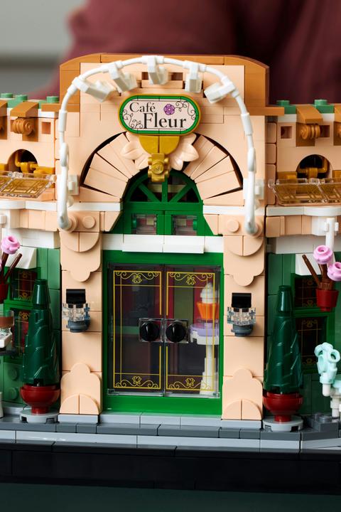 Actual product image LEGO French Café (10362, LEGO Icons)