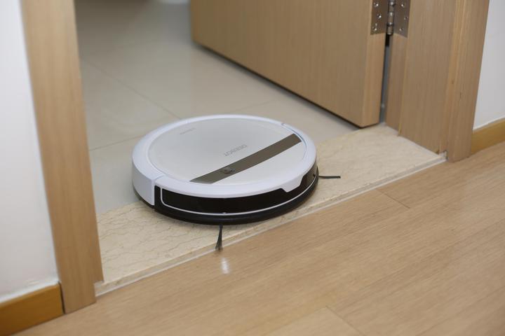 Actual product image Ecovacs Dm88
