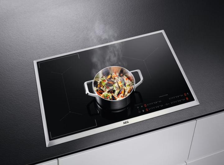 Produktbild AEG IKS8444SXB Autarkes Kochfeld / Induktion / Serie 6000 mit Bridge / Hob²Hood / Slider-Bedienung