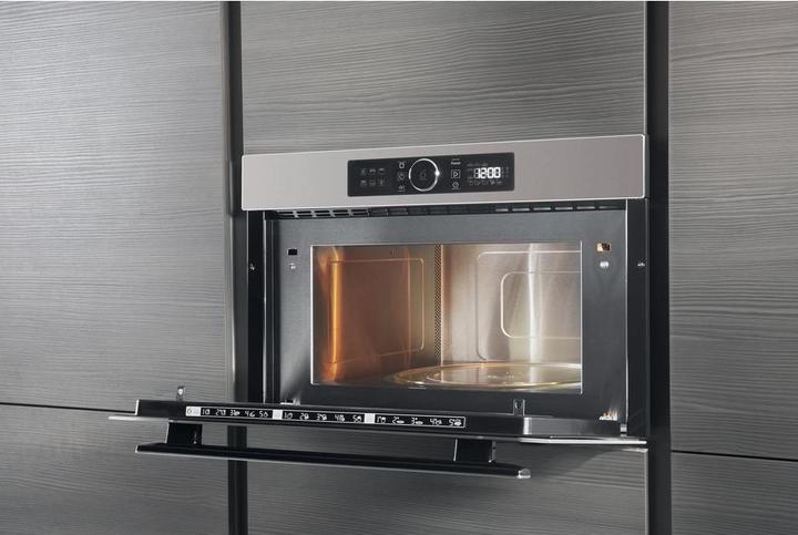 Actual product image Whirlpool AMW 730 SD Microwave Integrated Champagne