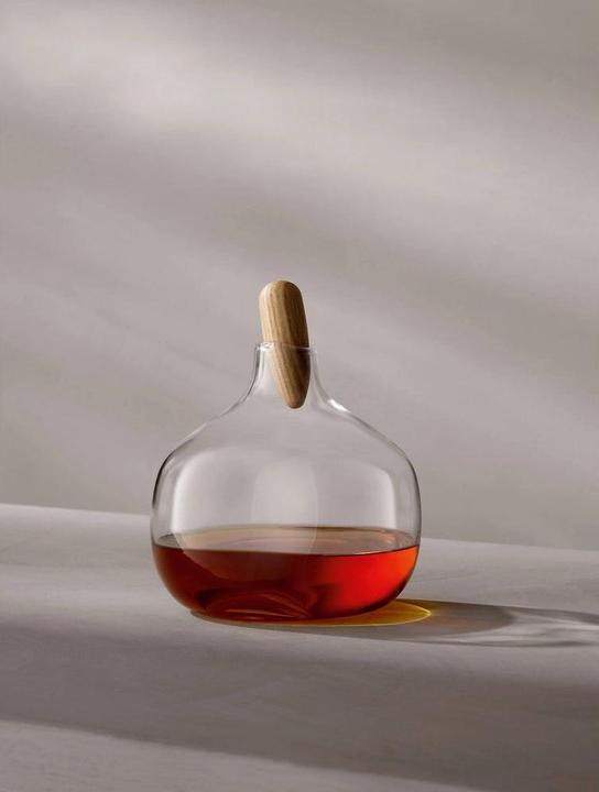 Actual product image LSA Float Decanter & Stopper Oak 1.3L (1.30 l)