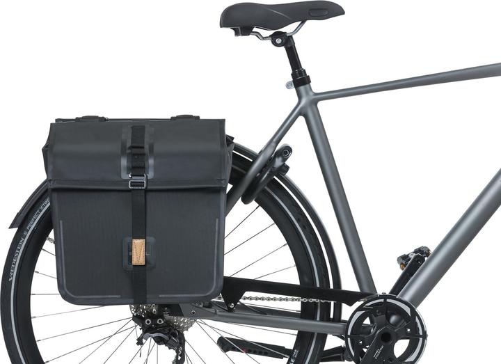 Produktbild Basil Urban Dry Double (50 l, Gepäckträgertasche)