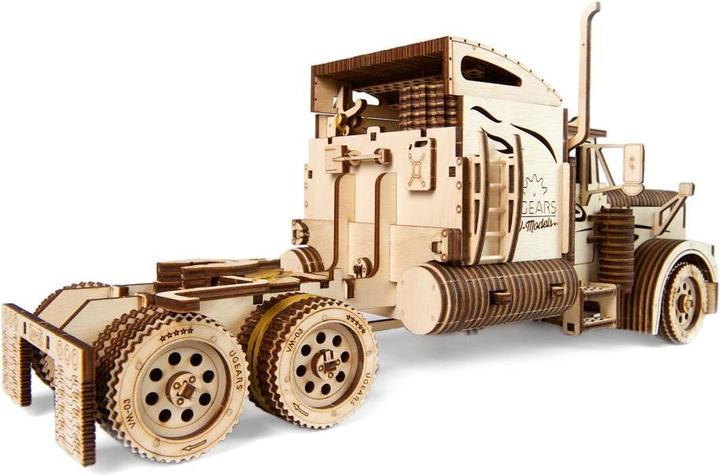 Semitrailer truck