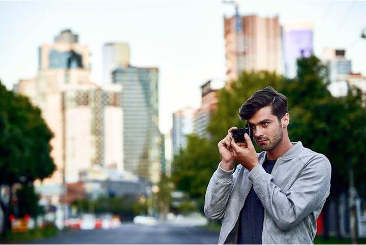 Productafbeelding Sony Cyber-shot DSC RX100 VI (24 - 200 mm, 20.10 Mpx, 1")