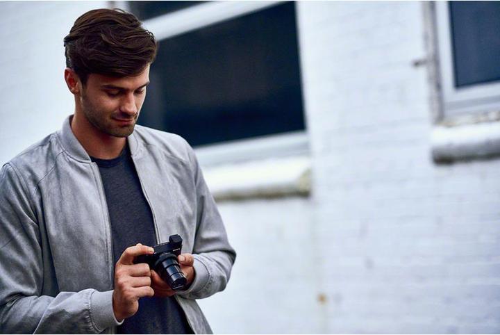 Productafbeelding Sony Cyber-shot DSC RX100 VI (24 - 200 mm, 20.10 Mpx, 1")