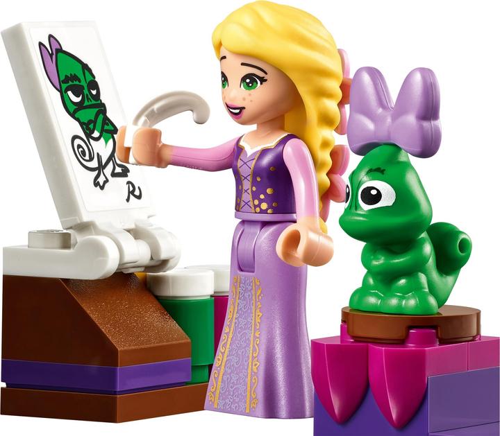 Actual product image LEGO Rapunzel's bedchamber (41156, LEGO Disney)