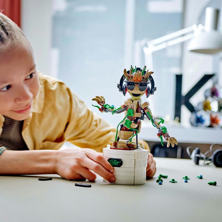 Actual product image LEGO Dancing Groot (76297, LEGO Marvel)