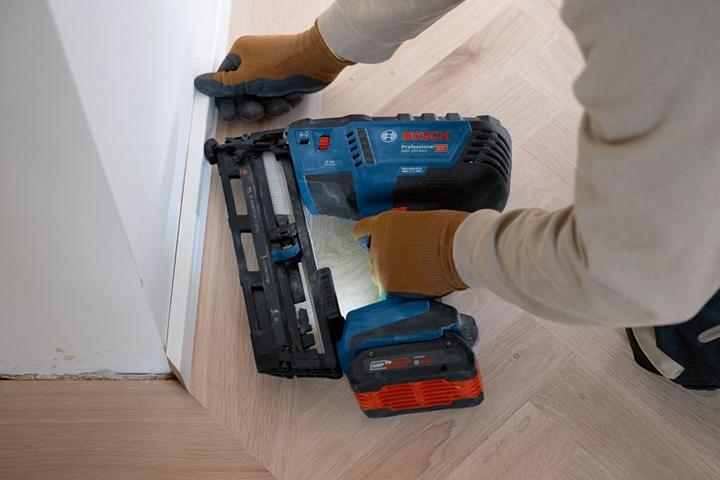 Produktbild Bosch Professional Akku-Holznagler GNH 18V-64-2, im Karton