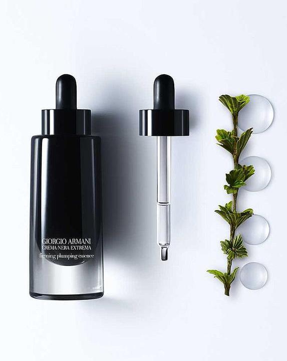 Actual product image Giorgio Armani Crema Nera Extrema Firming Solution (30 ml)