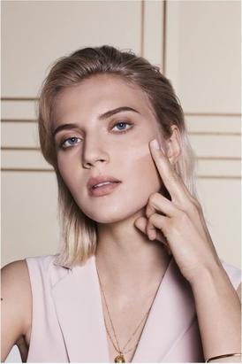 Produktbild Max Factor Miracle Second Skin (07 Neutral Medium)