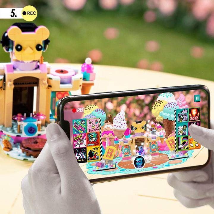 Actual product image LEGO Candy Castle Stage (43111, LEGO Vidiyo)