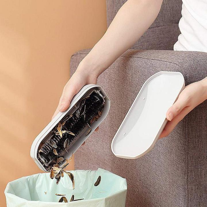 Actual product image JTI Dirt-collecting furniture brush (1 pcs.)