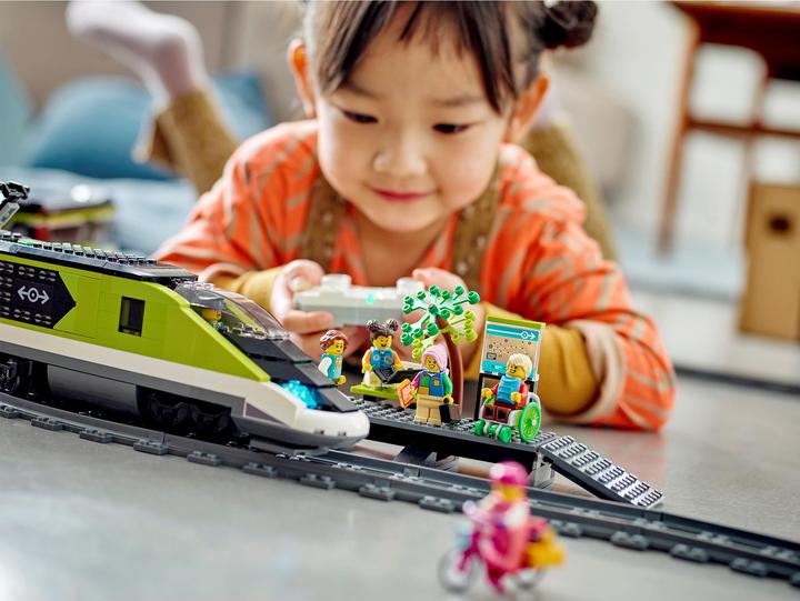 Actual product image LEGO Passenger express train (60337, LEGO City, LEGO Powered UP)