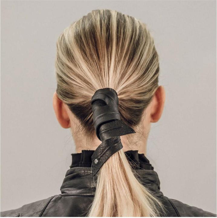 Immagine prodotto Corinne Mondo - Banda in pelle lunga piegabile nera (Elastico per capelli)