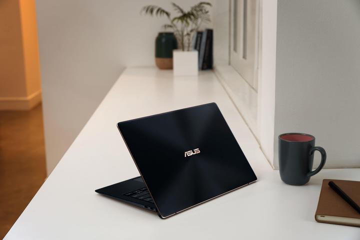 Actual product image ASUS ZenBook S UX391UA-EG007T (13.30", Intel Core i7-8550U, 16 GB, 512 GB, CH)