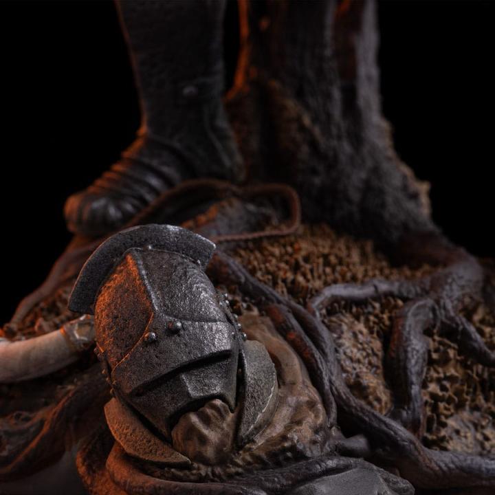 Actual product image Iron Studios The Lord of the Rings Art Scale Statue 1/10 Lurtz, Uruk-Hai Leader 23 cm