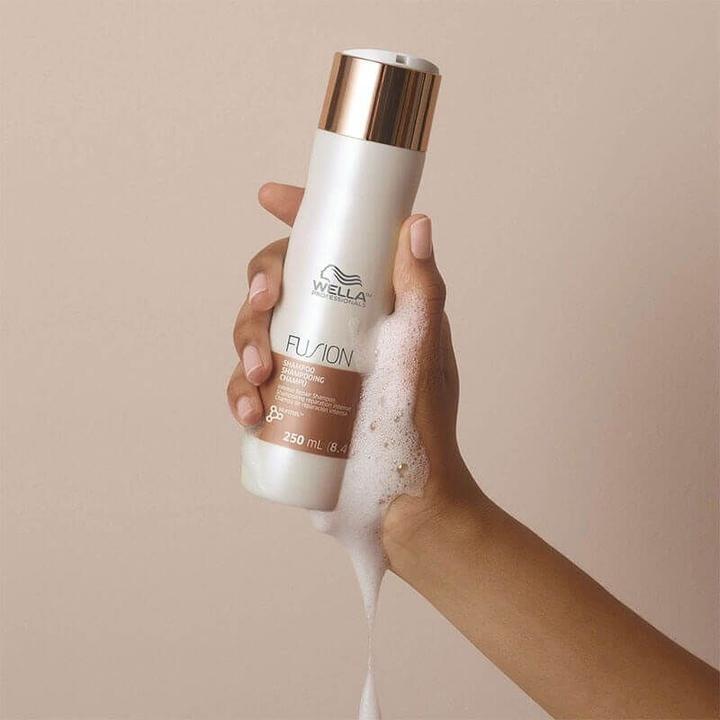Actual product image Wella Fusion intense repair (500 ml, Liquid shampoo)