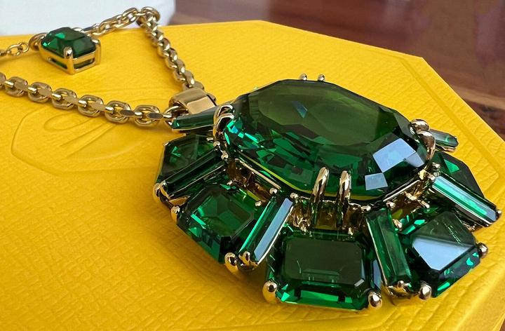 Produktbild Swarovski Millenia Halskette Verschiedene Schliffe Grün Gold (Metall mit Goldlegierungsschicht, 80 cm)