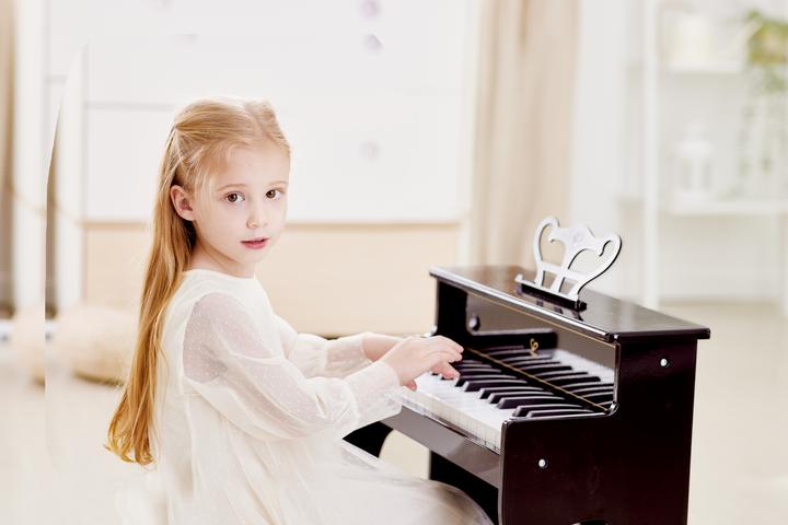 Produktbild Hape Klangvolles E-Piano (Multilingual)
