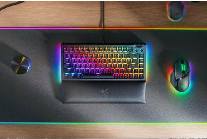 Image du produit Razer BlackWidow V4 (ING. Int., Filaire)