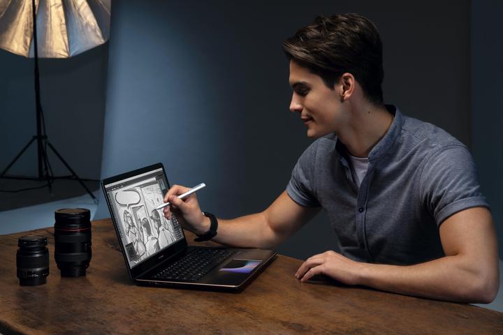 Produktbild ASUS ZenBook Pro 15 UX580GD-BN008T (15.60", Intel Core i7-8750H, 16 GB, 512 GB, CH)