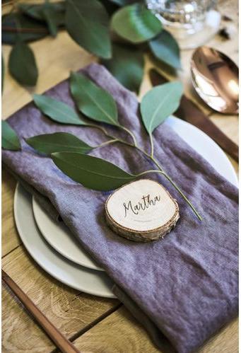 Produktbild Partydeco Tischkarte Holzscheibe Ø 4.5-6.5 cm H: 1 cm, 20 Stück, Braun