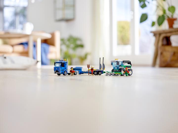 Produktbild LEGO Transporter für Mähdrescher (60223, LEGO City)