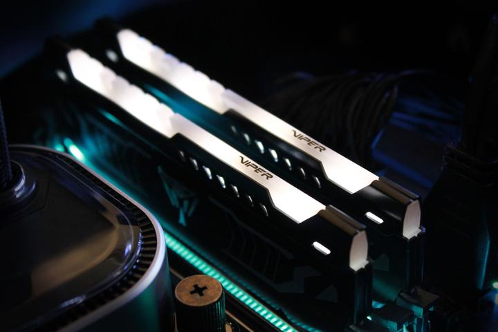 Image du produit Patriot Module de mémoire Viper LED GB DDR4 (2 x 8GB, 2400 MHz, RAM DDR4, DIMM)