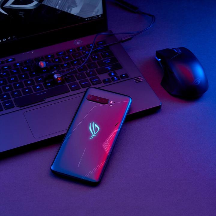 Produktbild ASUS ROG Phone 3 Strix (8GB) (256 GB, Black, 6.59", Dual SIM, 64 Mpx, 5G)