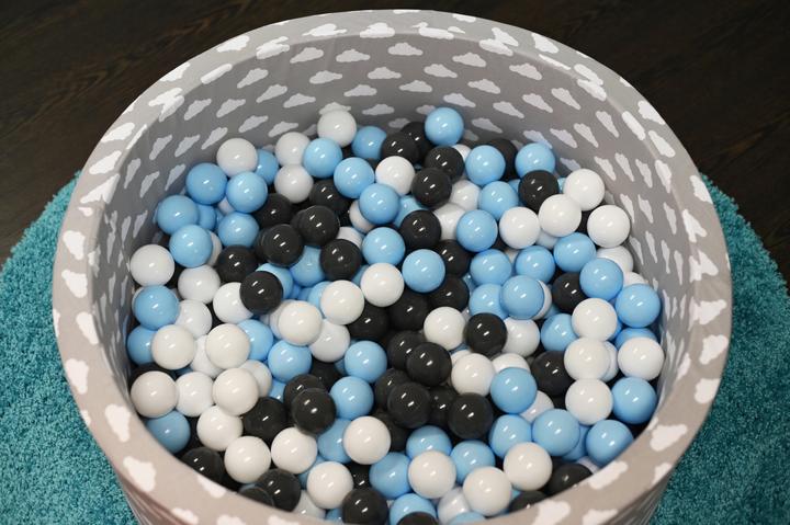 Immagine prodotto Knorrtoys Bällebad soft - "Grey white clouds" - 300 balls creme/grey/lightblue (ca. 6cm Durchmesser)