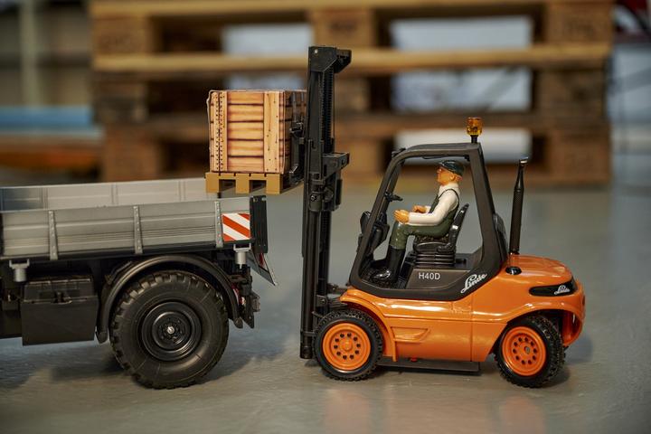 Produktbild Carson RC Funktionsmodell 1:14 Gabelstap.Linde 2.4G 100%RTR orange (RTR Ready-to-Run)
