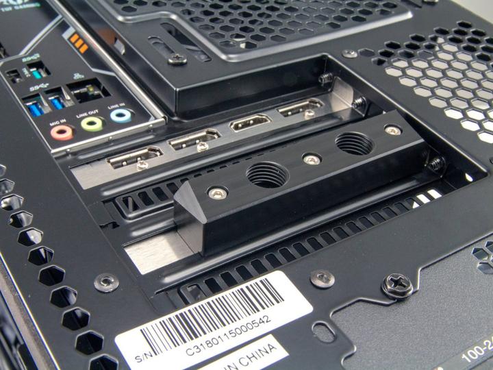 Produktbild Watercool PCI-Slot-Durchführung mit 2x 2 G1/4 IG
