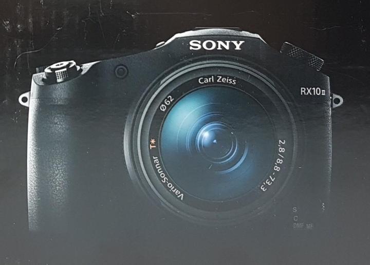 Image du produit Sony Cyber-Shot DSC RX10 Mark II (24 - 200 mm, 20.20 Mpx, 1")